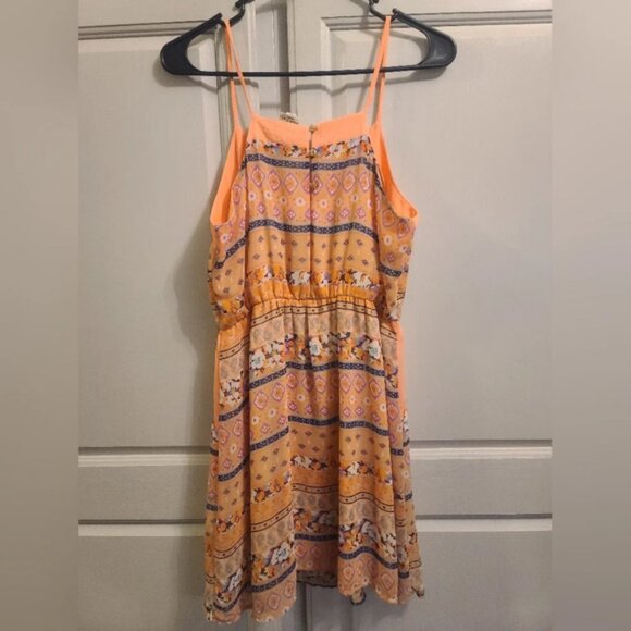 Dress - Picture 3 of 4